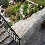 Guest house 